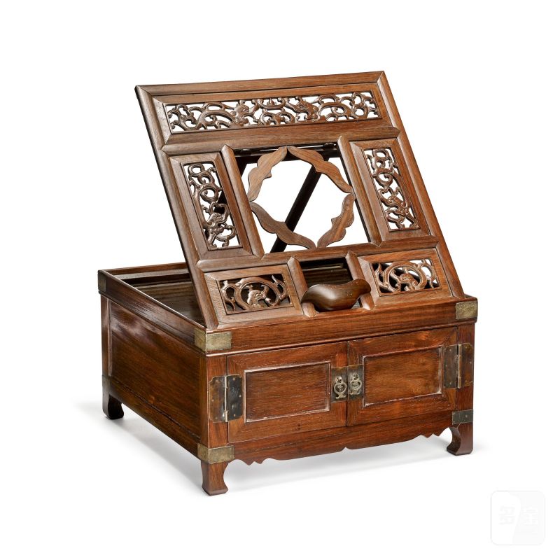 十八/十九世紀 紅木折疊式鏡臺 | A HONGMU SQUARE DRESSING CASE WITH FOLDING MIRROR STAND, ZHEDIESHI JINGTAI